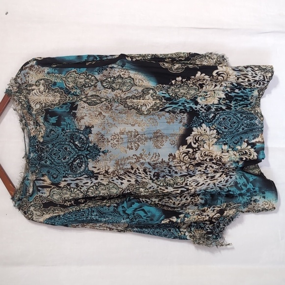 Dressbarn Blue Beige Animal Print Abstract Raw Hem Blouse Size 2x - Picture 6 of 6